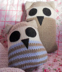 Image of the Hooter Family, knitted in pure wool yarn